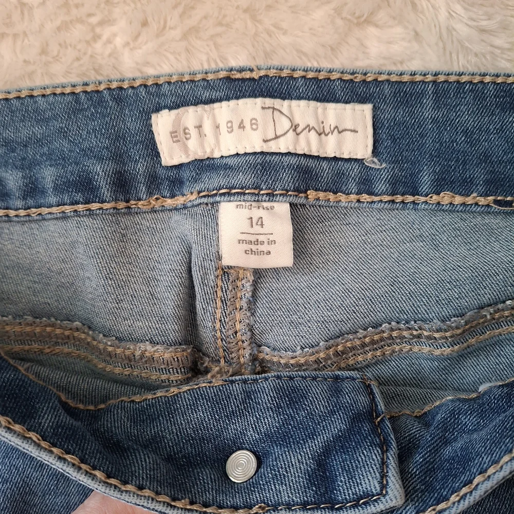 Cato's Pearl Embellished Cropped Jeans Womens Capri Ankle Denim Frayed Hem Bout - Picture 5 of 5